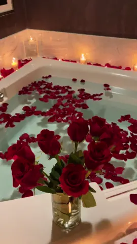 ❤️ #Love#bathtub#bathtubdecorations#anniversary#anniversaryidea#anniversaryideas#birthday#birthdaydecor#roses#candles#valentine#valentinesdecor#valentinedecorations#decorations#roomdecorating#roomdecoration