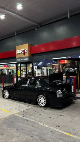 “🎥𝑎𝑡 𝑡ℎ𝑒 𝑔𝑎𝑠 𝑠𝑡𝑎𝑡𝑖𝑜𝑛“🥷🏽 #fyp #fyppppppppppppppppppppppp #fypシ #bagged #stancenation #mazda #protege #black #lowlife #baggedlife 