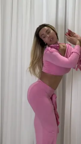 Pink 💕 #reqqasəaygun #reqqaseaygun #keşfet #bellydance #oriental #kesfet 