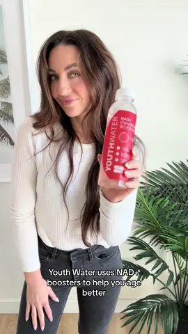 HYDRATE + rejuvenate💦💧✨ this water has so many benefits: Supports healthy aging Boosts metabolism  Promotes Cellular Energy Obsessed with @YOUTHWATER  #drinkyouthwater #nadplus #enhancingwater #healthyaging #hydrate 