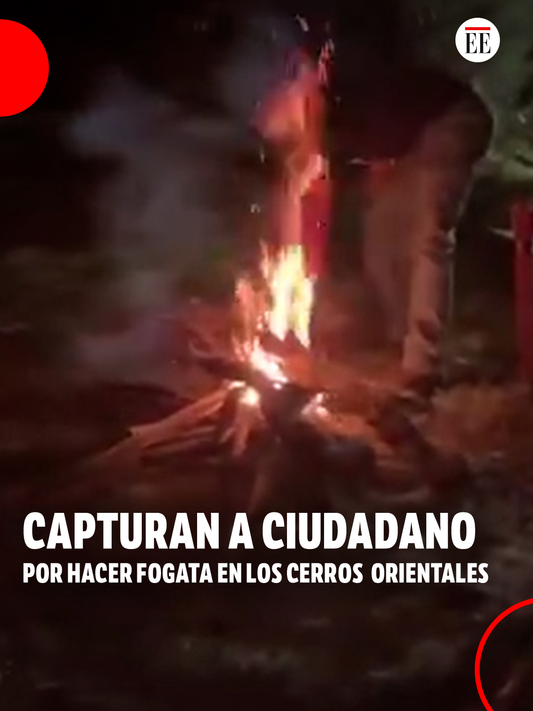 La Brigada 13 del Ejército encontró a un ciudadano prendiendo una fogata en el barrio El Paraíso, ubicado en los cerros orientales. Según las autoridades, en el lugar había plástico, madera, aceite y gasolina. #incendiosbogota #ultimahora #cerrosorientales