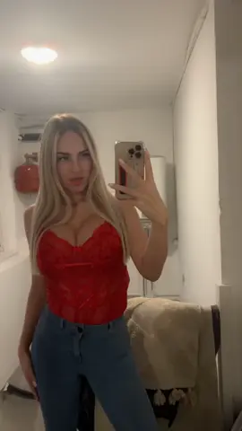 you like red on me? #fyp #foryoupage #foryou 