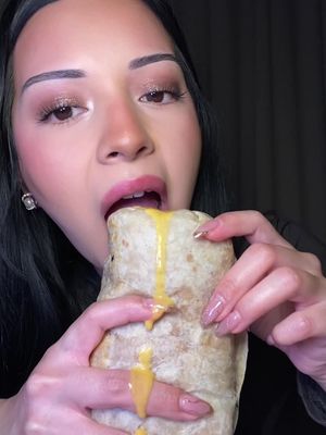 Asada burrito 😍😋🔥 #letseat #eatwithme #burrito #Foodie 