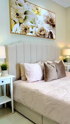 Terus rasa nak landing bila masuk master bedroom di site sungai Long , kajang ni .  Alhamdulilah deco by Tihannie Home Decor 😘 #rumahcantik #interiordesign #decorumah #fyp #biliktidur 