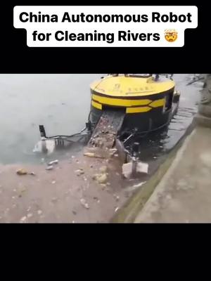 China ai cleaning robot, that cleans rivers and oceans! US needs to step their game up 🤔 #airobots #artificialintelligence #robotics #cleaningrobot #temachinas #aitrend #cleaningtiktok #technology #artificialintelligence 