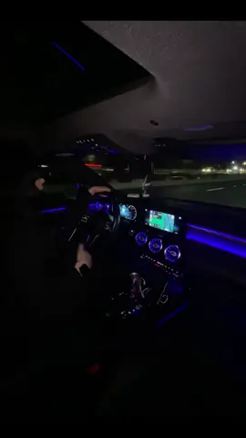 Cruise with me 💙🦋🫶🏼 #chicago #lakeshoredrive #2024 #fyp #vibes #vibe #oldschoolreggaeton #more #mercedes #benz #zionylennox 