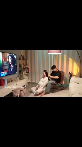 Những ngày cuối tuần của mẹ bầu được ck yêu thương cùng ngồi trên chiếc sofa mềm mại, xem phim thật hạnh phúc và bình yên ❤️ #bonstorevietnam #mebau #memangthai 