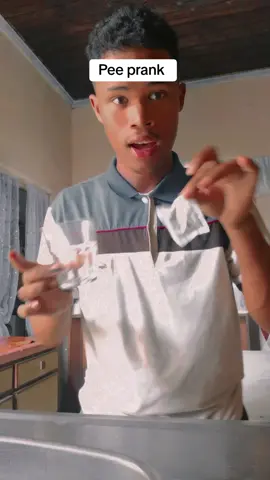 Fake pee prank #kingzazacpt #prank #fypシ゚viral #trending #fypシ゚viral #tr#trending #fypシ゚viral #tiktok #viral #funny 