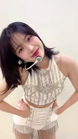 IVE THE 1ST WORLD TOUR <SHOW WHAT I HAVE> in BANGKOK (Outfit Change) #IVE #아이브 #アイヴ #ANYUJIN #안유진 #アンユジン #ユジン #SHOW_WHAT_I_HAVE #IVE_WORLD_TOUR