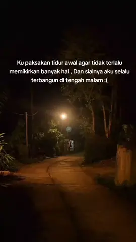Sialnya aku terbangun dan berfikir kembali 😌#story #sadvibes #sad #sadsong #xbcyza 