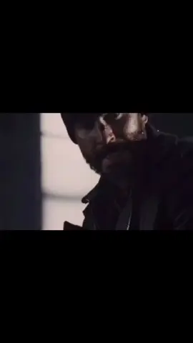 📽️ قطار یخ شکن  2013  🎬  Snowpiercer 2013 ✒️ خلاصه داستان:   در آینده وقتی که یک آزمایش برای تغییر آب وهوای زمین شکست میخورد و حیات بشر به جز عده ای محدود از بین میرود و آنها در قطاری به سرتاسر دنیا حرکت میکنند . 