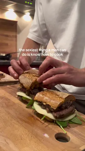 hear me out🗣️🗣️  #fypvirall #steaksandwich #Recipe 