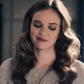 I cant believe ive never edited her like what || scp @𝗞𝗮𝗱𝗲𝗻 || #caitlinsnow #daniellpanabaker #flash #killerfrost #theflash #CW #leve_edits2 #fyp #virel 