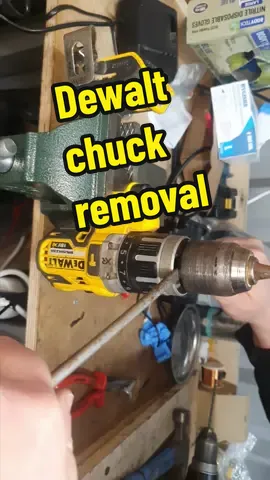DCD796 Dewalt XR Drill chuck removal #dewalt #lifehackstiktok #howto #LearnOnTikTok #powertools #LifeHack 