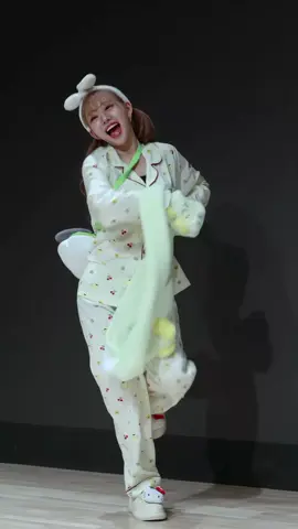 a Julie sorrindo meudeus , melhorou meu dia inteiro 🩷😞 #fyp #julie #kissoflife #fancam #sakucams #fypシ 