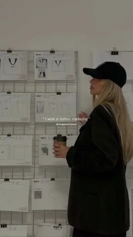 I work in fashion marketing | 📓🪩🐈‍⬛ #marketing #work #fashion #fashionmarketing 