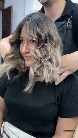 Rubio beige 😍  #morenailuminada #balayage #rubiobeige #cambiodelook #lima #colordecabello #estilista #balayagehair #mechas #cabello #butterflyhaircut #cortedepelo 
