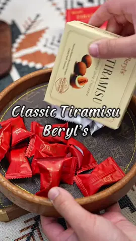 Ăn bao dính đó nha 😋😋 #tiramisu #berylschocolate #tiramisuchocolate #candy #xuhuong #trending #anvattrungquoc #reviewdoan #anvat 