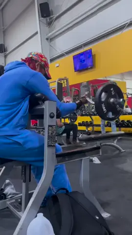 #Fitness #GymTok #gymtime #followus #dothework #gymmotivation #trainingday #clt 