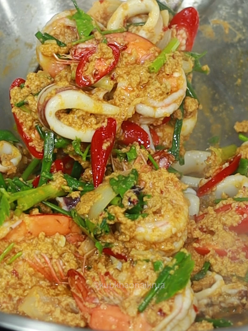 ผัดผงกะหรี่ทะเล #Tiktokพากิน  #food  #cooking  #thaifood  #ทำอาหาร  #ทำกับข้าว  #สูตรอาหาร  #สอนทำอาหาร  #วิธีทำอาหาร  #ช่องอาหาร  #กับข้าวในครัว