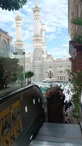 Escalator Viral !! #fyp #treanding #tren #mekkah #hotelmekkahtower 