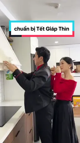 Cùng đoán xem vợ chồng toiii đã chuẩn bị những gì cho Tết nàyyyy #Budweiser #CuocVuiLonNho #RucDoMoiNhiet #Gifting