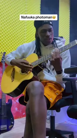 Nafuuka photoman #tiktok #zarinah🌹 #voicemusiq #fypシ゚viral #fy #fy #acousticcover #viral #fypppppppppppppp  @Voice Musiq _  @Voice Musiq _  @RANGO TENGE TENGE 🇺🇬 