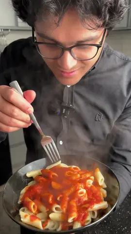 مكرونة الإنسجام، من ألذ الأكلات الشعبية في وسط البلد بالقاهرة!🖤 #وصفات_وجدي  #مكرونة  #مكرونة_العشر_دقايق  @Wagdi Abo El-lil-وجدي أبوالليل 