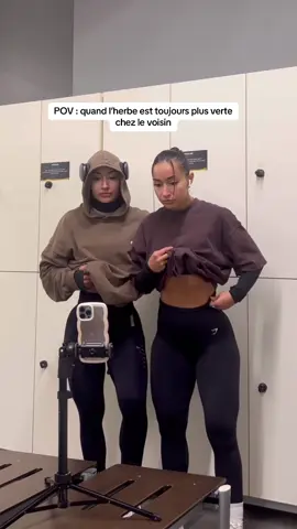 Même entre soeur jumelle !  Dans le monde du fitness/body il est facile de tomber dans le piège de la comparaison. Alors imaginez quand vous avez une jumelle avec qui vous pratiquez depuis des années 🫤🫤!  Rappelez vous toujours que vous êtes bien unique, vous avez vos propres points forts, votre propre version 2.0 en construction et personne ne vous ressemblera ! N’utilisez que vos propres progrès personnels en comparaison, pas ceux des autres. Restons focus les frangines 🔥🔥🫶🏼 tu y arriveras #twins #musculation #fyp
