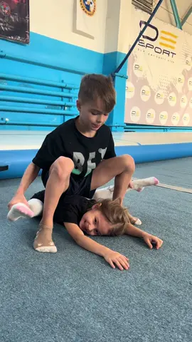 #acrofamily #acro #acrobatics #gymnastics 