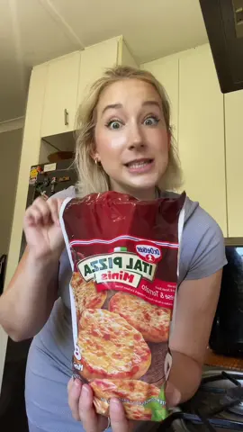 Nothing hits the spot like a Dr Oetker Ital Mini pizza 🍕 the ultimate snack for teachers... and learners 😉😋 So much mouthwatering deliciousness. #Thepizzayouwant #back2school #ItalPizza #teacher #TheLunchKidsWant