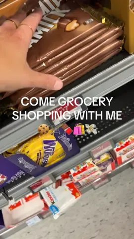 come grocery shopping with me! Guess how many caramilk I took 🍫😋🛒🍪 #cookiebusiness #bakers #cookiesoftiktok #fyp #tiktok #bakerylife #