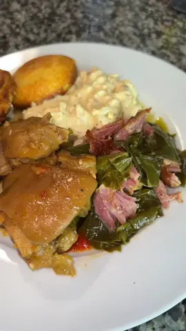 Yes, i eat Pig Feet. #pigfeetrecipe #fyp #howto #pigfeet #weirdfood #pickledpigfeet #childhoodsnacks #juicylipz91 #viraltiktok 