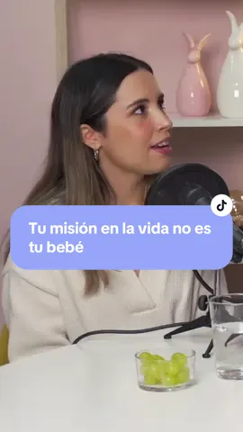 Puede ser muy fácil que la maternidad desdibuje otras cosas de nosotras, no olvidemos quienes somos ¿te ha pasado? Cuéntanos.  Escucha el episodio completo “Depresión Posparto: un problema que vivimos en soledad”, ya disponible en Spotify y YouTube.  🎙️ @analore.co  y @myhealthymindproject . #spotify #podcaster #podcasting #podcastlife #podcastersofinstagram #maternidad #mamá #momlife #depresiónposparto #babyblues #maternidadreal