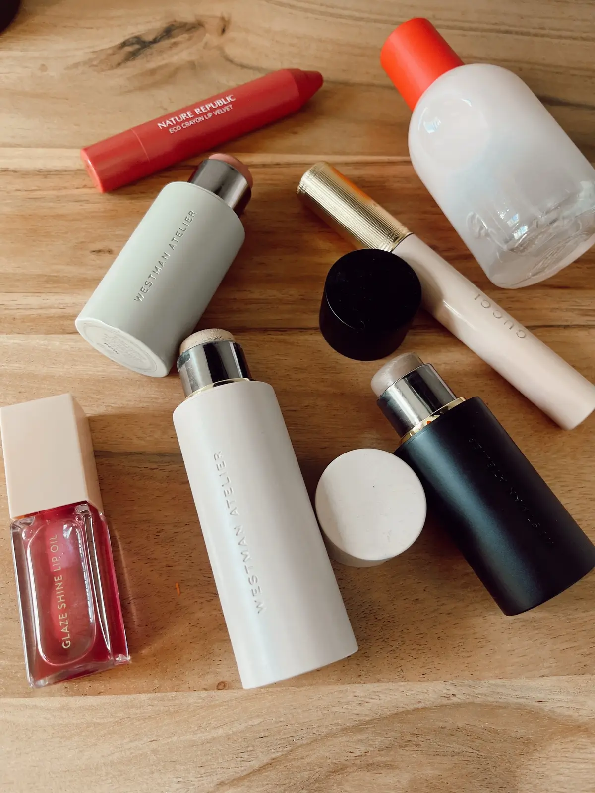 Simple yet practical. Using @Westman-Atelier makeup for base whenever I need a quick, easy and natural look and they never disappoint. Absolutely love this brand for my mature skin ❤️