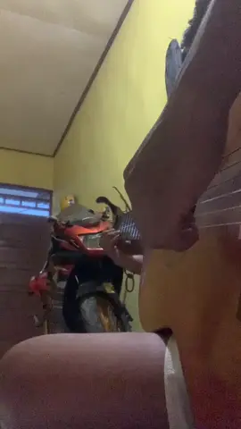 Tenanglah Kini Hatiku #lagurohanikristen #coverlagurohani #tenanglahkinihatiku #covergitar #fy 