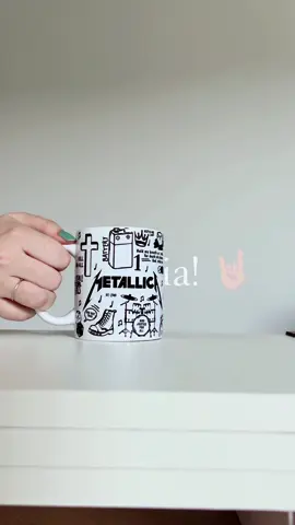 O dia começou agitado aqui na Bendito 🤘🏼🎸 #metallica #rock #canecapersonalizada #bomdia #sublimacao #metallicafan #metallicaedit #diaderockbebe 