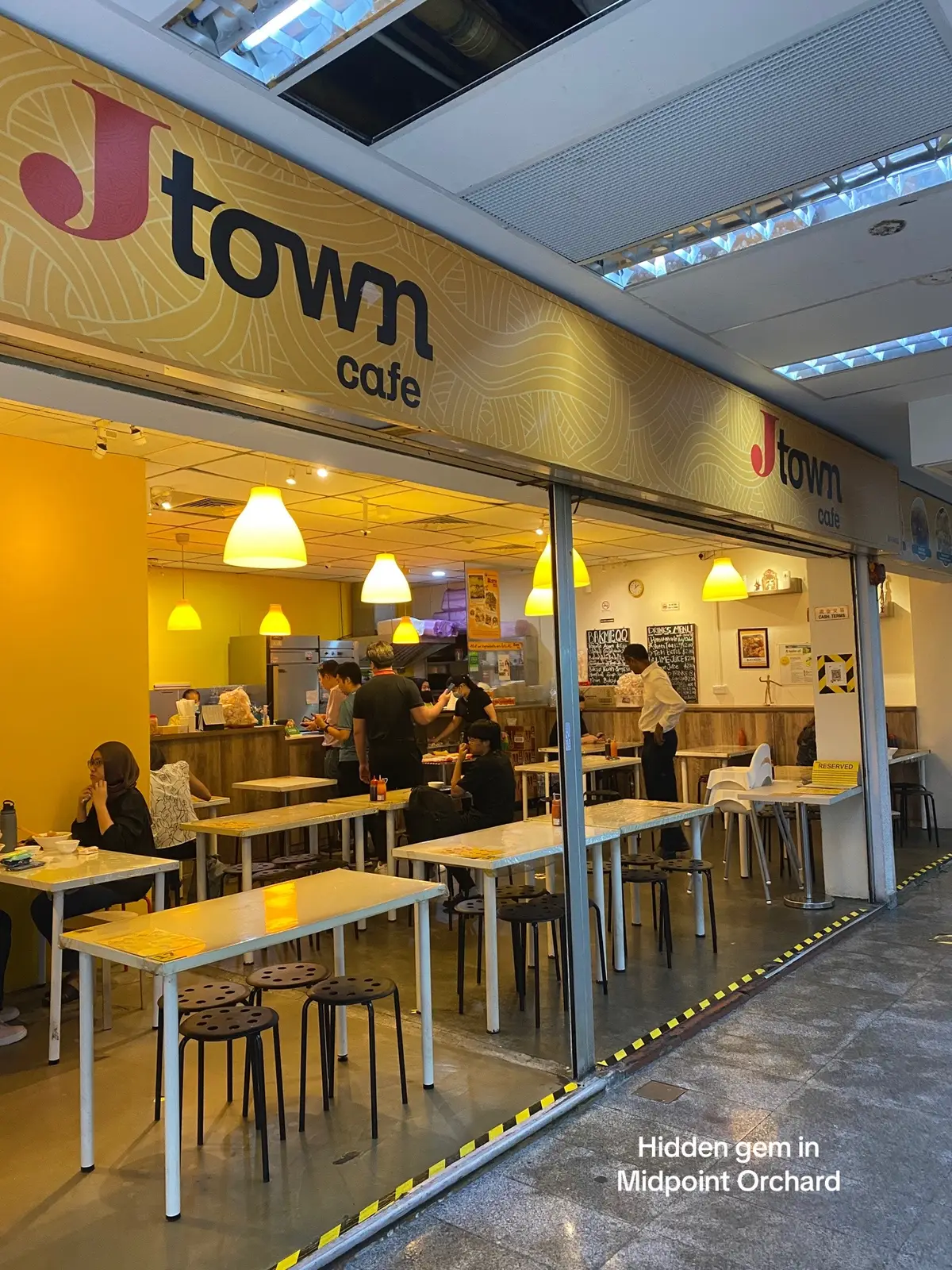 All mains are priced below $10 with no GST & SVC!!! Now I know why there’s always a queue 🥹 #WhereToEat #sgfood #sgfoodie #tiktoksg #hiddengems 