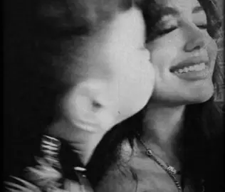 تناولني طرف خدك.  #اكسبلوررر #مايا_ماجد #مشاهدات_تيك_توك #fypdongggggggg #fupシ #freefire 