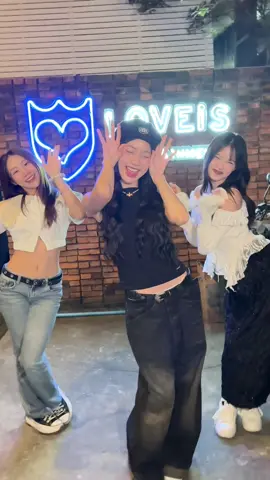 ฝนไม่ตกก็อยากเจอเธอทุกวันเหมือนกันนะ🫣☔️ #PiXXiE #ติดฝน  #ติดฝนchallenge 