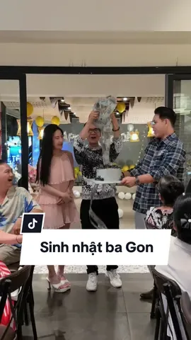 Chúc mừng sinh nhật ba 🎂✨ #gonpink #gonpinkk #dqn #ThanhThoiLuotTet Các hành động trong video chỉ là diễn xuất, vui lòng không thực hiện theo. The situation in the video is fictitious, please do not imitate.