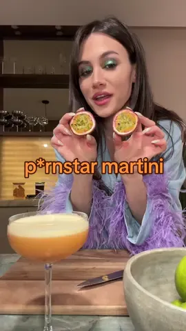 p*rnstar martini 🍸 50 ml vanilla vodka 15 ml passion fruit liqueur 15 ml vanilla syrup 50 ml passion fruit puree half a lime passion fruit  #passionfruit #passionfruitcocktail #cocktails #cocktails🍸 #cocktailrecipes #cocktails30sec #homebar #passionfruitmartini 