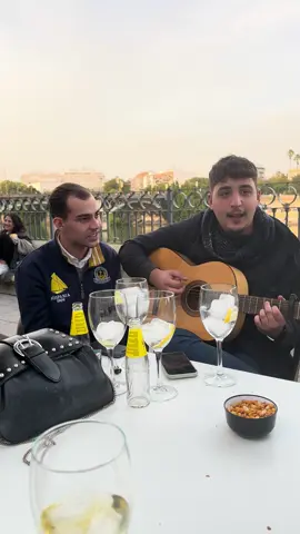 CORAZÓN PARTÍO - Alejandro Sanz - Cover Flamenca en Triana. #flamenco  #guitarraespañola  #rumba #cover  #musicaviral  #parati  #viral  #musicaespañola  #españa  #espania  #bulerias  #guitarraflamenca  #foryou  #rumbaenlacalle  #alegriaespaña  #alegria  #spain  #follow  #loveyoutiktok  #music  #happy  #like  #danceinpublic  #explore  #travel  #tiktok  #spanishmusic  #arte