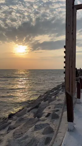 يا محلا الغرووب والمنظر🥹🥹🤍#بحر#ممر_الغروب_جازان #جازان #explore #تصويري 