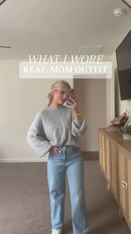 These rank high on my Old Navy denim list!! Comment if you want the link to them🤍 #springfashion #springtransition #petitefashion #petitefashion #spring2024 #2024fashion #2024style #2024outfit #petitefriendly #momstyle #casualstyle #affordablefashion #everydaystyle #ltkunder50 #springreel #ltk #momoutfit #momstyle #momlooks #momlooksunder100 #modernmom 