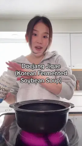My comfort food 🫶🏼🍚 #doenjangjjigae #koreanfood #koreanrecipes #EasyRecipe #koreavlog #foodvlog #cookwithme #soup #asianfood #cooking 