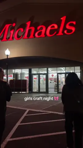 short moments of girls craft night🎀 #CapCut #girlsnight #girls #clayart #NightIn #fyp #craft #crafts #art 