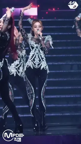 YUQI-(G)I-DLE #gidle #yuqi #superlady #KPop #fancam #parati 