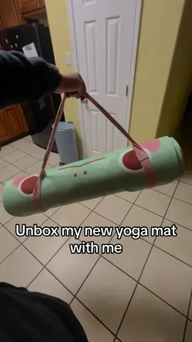 she’s comfortable and cute😌🪴🌷🧘🏻‍♀️ #tinycreations #yogamat #bestyogamat #thickyogamat #gymmat #bestyogamat #yogamatreview #yoga #yogamat #yogamatunboxing #mat #unboxing #cuteyogamat 