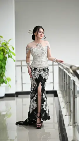 🗣️ : Dih masa wisuda aja heboh kaya nikahan??! HEY ITS YOUR DAY! WEAR WHATEVER MAKES U FEEL PRETTY 💖✨ #kebaya #kebayawisuda #wisuda #sewakebayawisuda #sewakebaya #sewakebayajakarta #sewakebayatangerang #sewakebayabandung #sewakebayamakassar #sewakebayakediri 